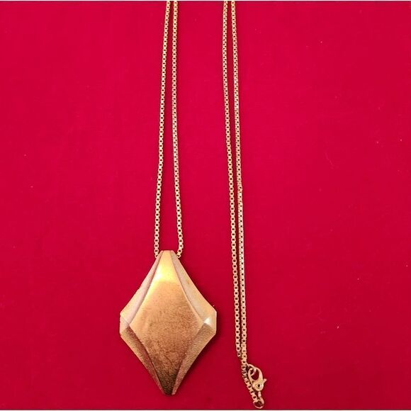 Monet Vintage Gold Plated Diamond Pendant Box Chain Necklace - Picture 1 of 4